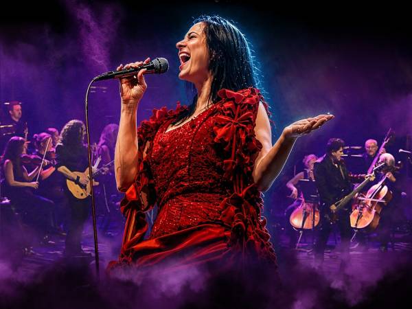 Seventh Wonder performs Fleetwood Mac Orchestrated